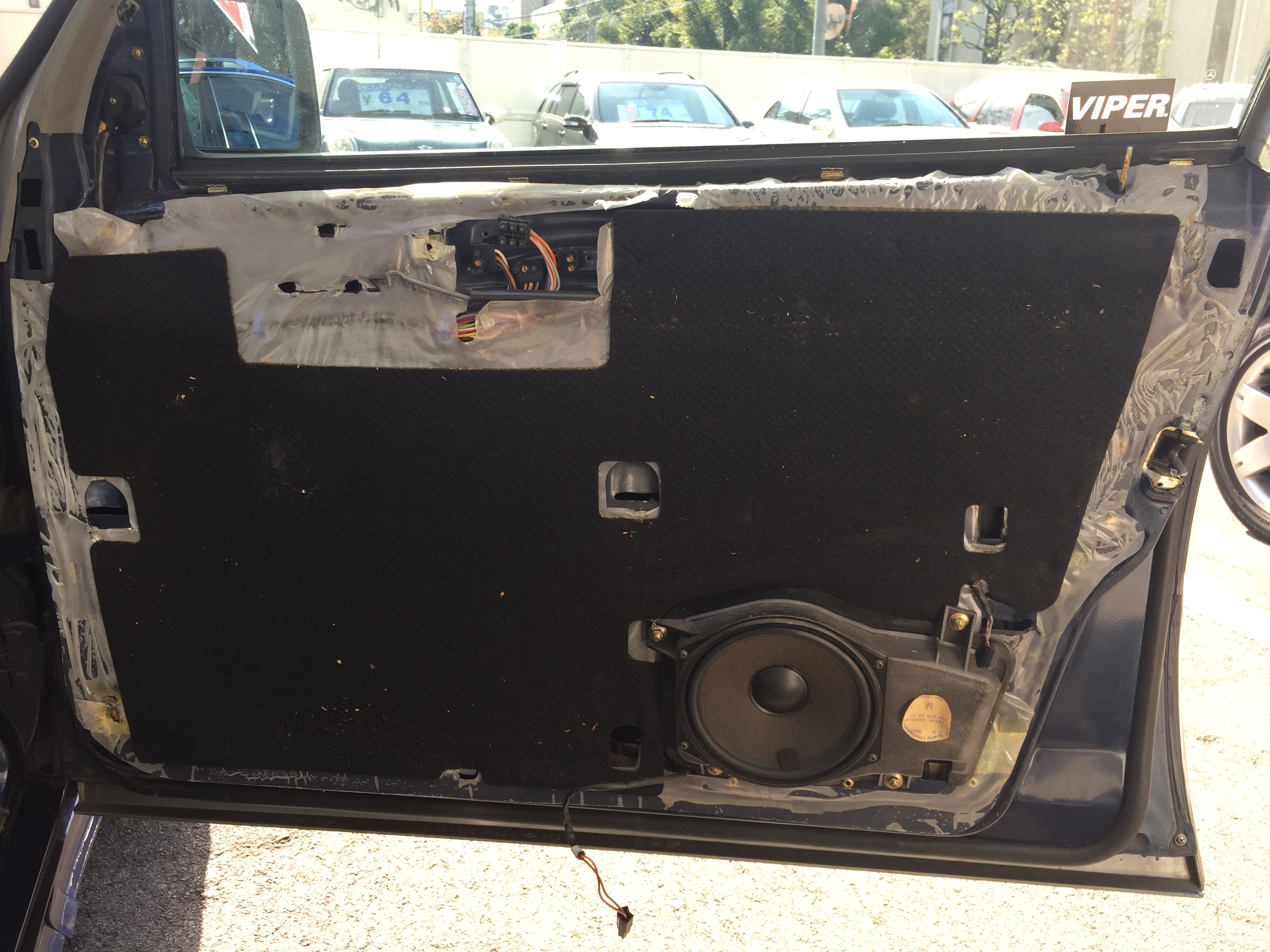 ベンツ W124 Eクラス 右フロントドアレギュレータ交換！ | Y'sGarage